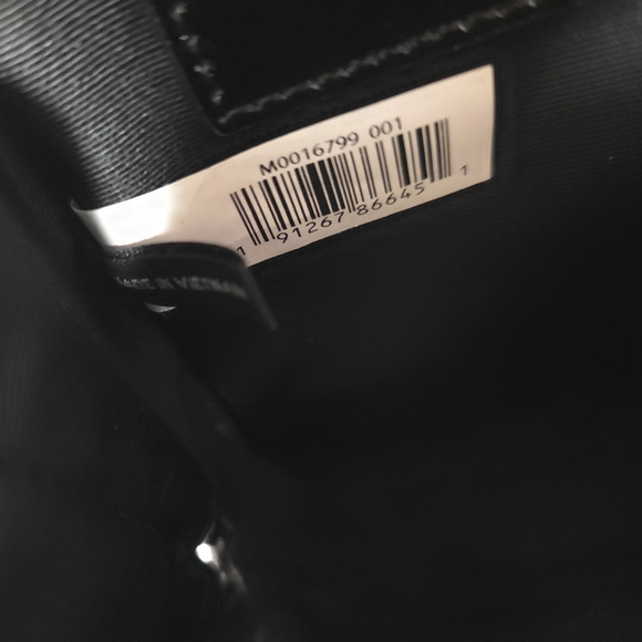 Marc Jacobs The Hot Shot Black Saffiano Leather Crossbody Bag - Picture 14 of 15